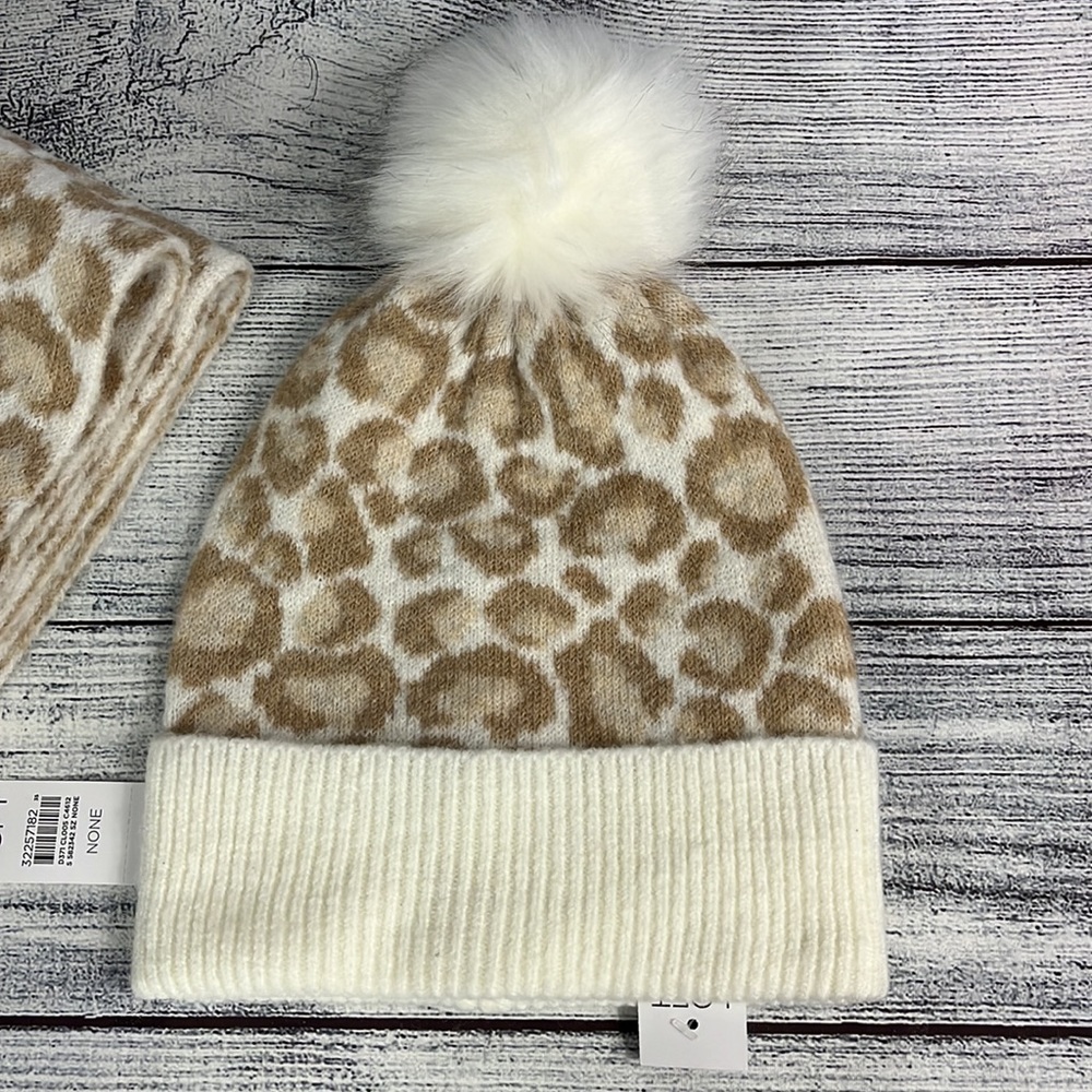 NWT-LOFT-Scarf & Hat Cheetah Print Set - Picture 2 of 5